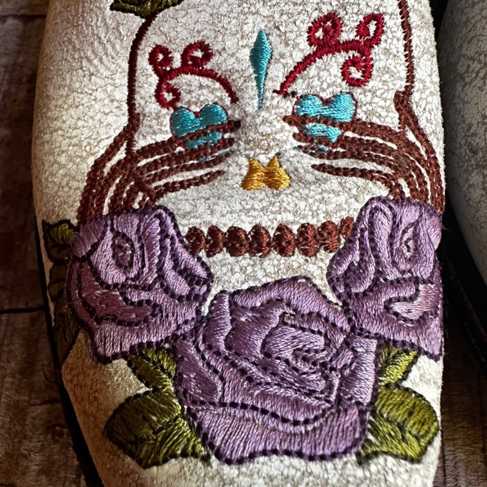 Women's Old Gringo mules slip-ons distressed skulls skeleton embroidered 8 - Picture 6 of 9